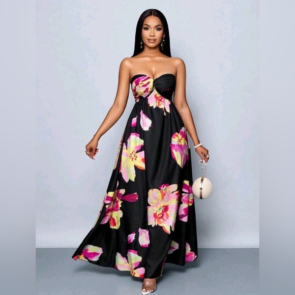 Dresses & Skirts - Floral Strapless Maxi Dress
